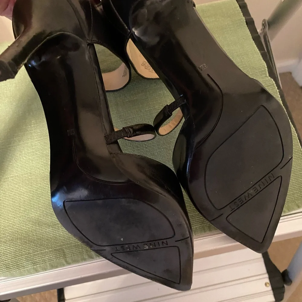 Nine West Elegant Black Ankle Strap Heels - Picture 6 of 10